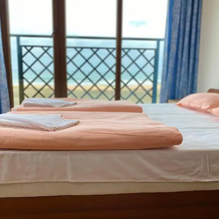 Teos Aparthotel *